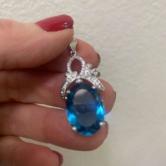 Elegant Natural London Blue topaz Pendant!